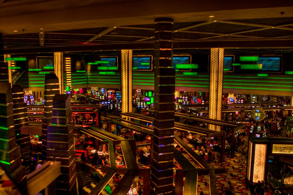 What are progressive slots